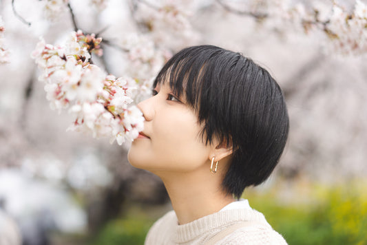 髪に香りをまとわせて！いい匂いが長続きするヘアオイルの使い方